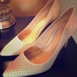 Jessica Simpson bone -white leather heels 9